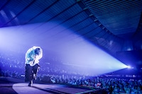 Mrs. GREEN APPLE「ARENA TOUR / エデンの園」東京・国立代々木競技場第一体育館公演の様子。（撮影：上飯坂一）