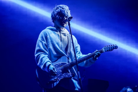 大森元貴(Vo, G)(撮影:上飯坂一)