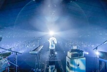 Mrs. GREEN APPLE「ARENA TOUR / エデンの園」東京・国立代々木競技場第一体育館公演の様子。（撮影：上飯坂一）