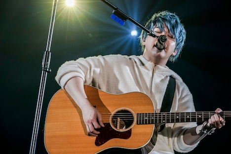 大森元貴(Vo, G)(撮影:上飯坂一)