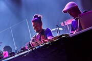 パスピエ「十周年特別記念公演 "EYE"」の様子。(Photo by Yosuke Torii)