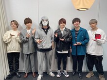 ラファエル（中央左）とDa-iCE。