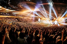 the GazettE「LIVE TOUR18-19 THE NINTH / FINAL『第九』」の様子。