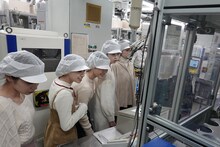 CDのプレス工場を訪れたAnge☆Reve。