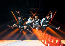 04 Limited Sazabys×リーボックのコラボビジュアル。