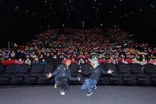 「MAN WITH A MISSION THE MOVIE -TRACE the HISTORY-」舞台挨拶の様子。（撮影：酒井ダイスケ）