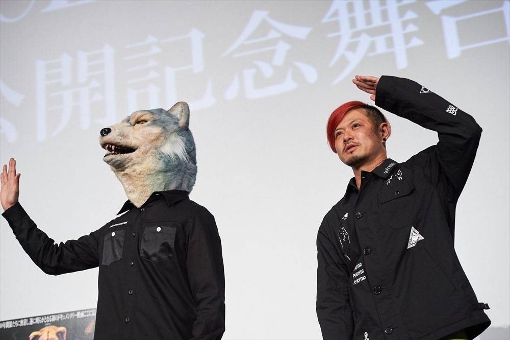 左からJean-Ken Johnny、チェンコ塚越監督。（撮影：酒井ダイスケ）