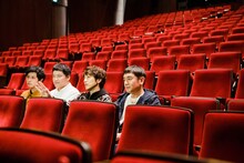 左からオジンオズボーン、ゆず。（撮影：曽我美芽）