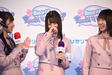 左から齊藤京子、小坂菜緒、金村美玖。