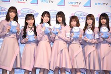 左から佐々木久美、齊藤京子、金村美玖、小坂菜緒、東村芽依、加藤史帆、上村ひなの（日向坂46）。