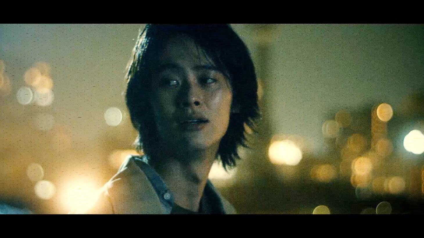 関取花「逃避行」ミュージックビデオより。