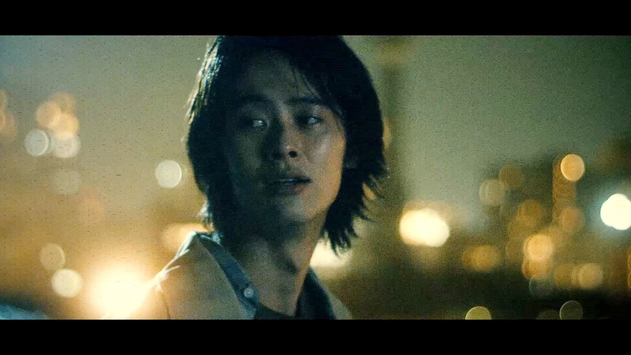 関取花「逃避行」ミュージックビデオより。