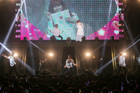 超特急（撮影：米山三郎）