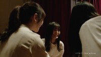ブルボン「フェットチーネグミグレープソーダ味」テレビCM「迷ったら、ハズむほう。」編より。