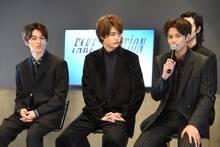 “八王子勢”の左から矢部昌暉、板垣瑞生、森崎ウィン。