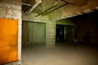 LIVE HAUSのフロア内。2020年1月の取材時点では、電気は通っておらずコンクリートも剥き出しの状態。