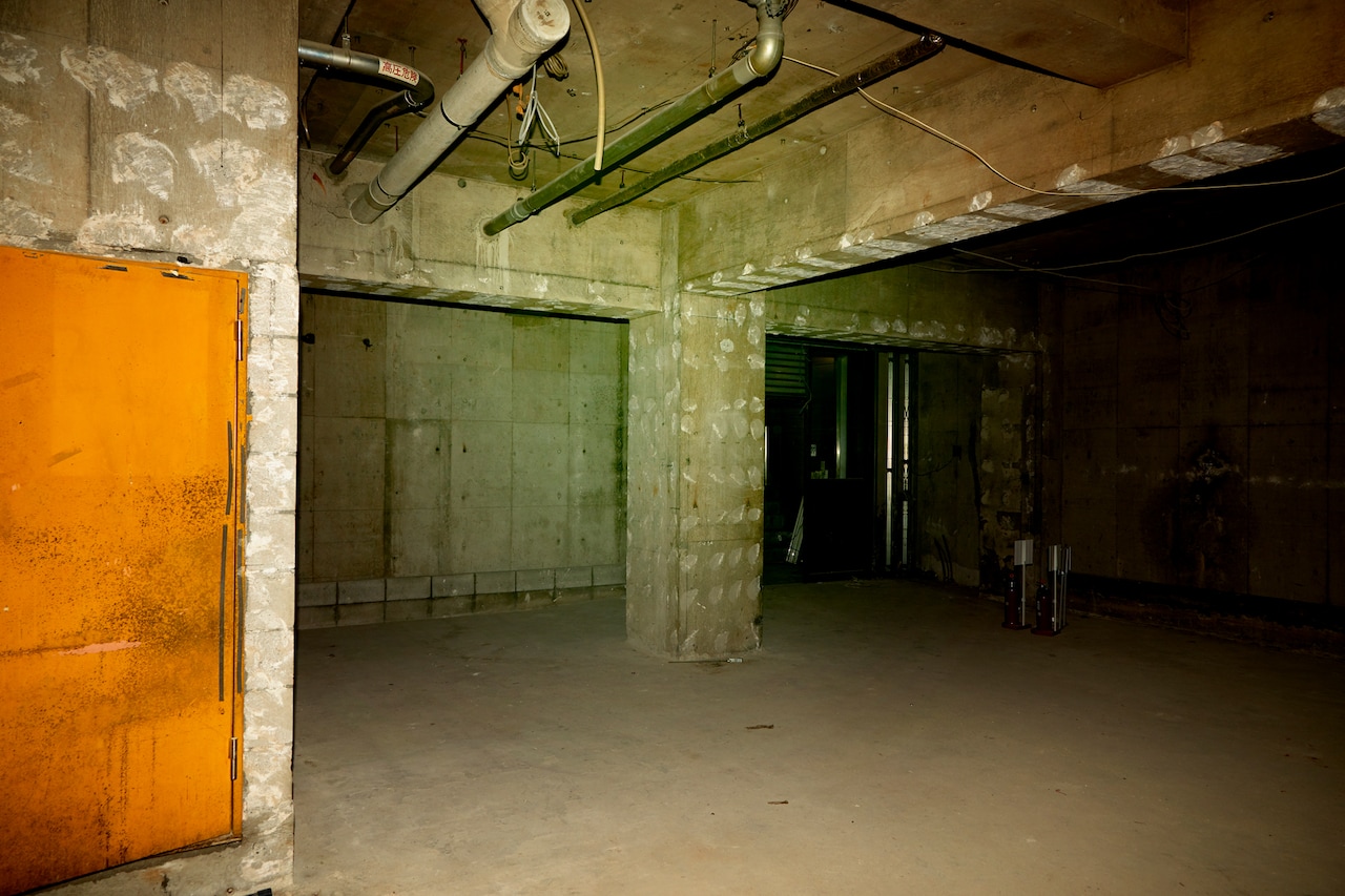 LIVE HAUSのフロア内。2020年1月の取材時点では、電気は通っておらずコンクリートも剥き出しの状態。