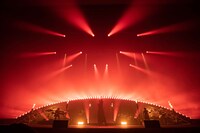 Aimer「Aimer Hall Tour 19/20 "rouge de bleu"」東京国際フォーラム ホールA公演の様子。