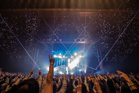 Aimer「Aimer Hall Tour 19/20 "rouge de bleu"」東京国際フォーラム ホールA公演の様子。