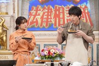 左から永野芽郁、坂口健太郎。(c)日本テレビ