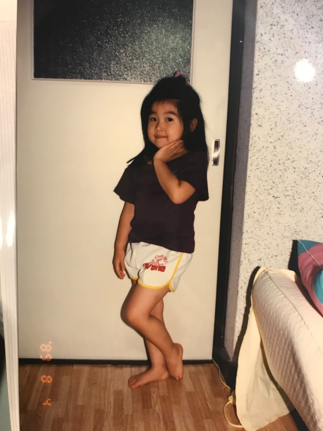 4歳にして、すでにセクシーポーズ？