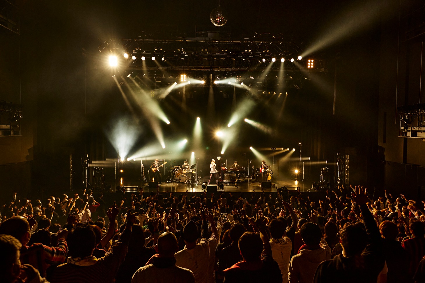 「黒木渚 ONEMAN LIVE 2020『檸檬の棘』」東京・EX THEATER ROPPONGI公演の様子。