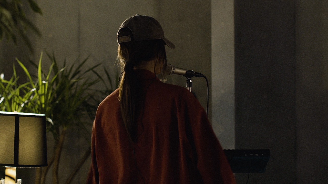 Friday Night Plans「UU（Live at Studio Tanta）」のワンシーン。