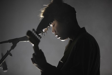 オ・ヒョク（Vo, G）（Photo by Dasom Han）