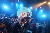 真黒毛ぼっくすの活動34周年記念イベント「酔いどれ東京ダンスミュージック」の様子。