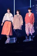 左から藤吉夏鈴、森田ひかる、山崎天。