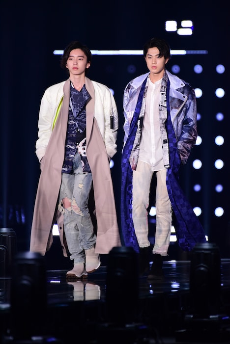 左から道枝駿佑、佐藤龍我。