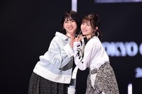 富田鈴花（左）と松田好花（右）。