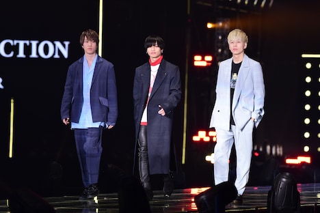 左から藤原樹、川村壱馬、長谷川慎。