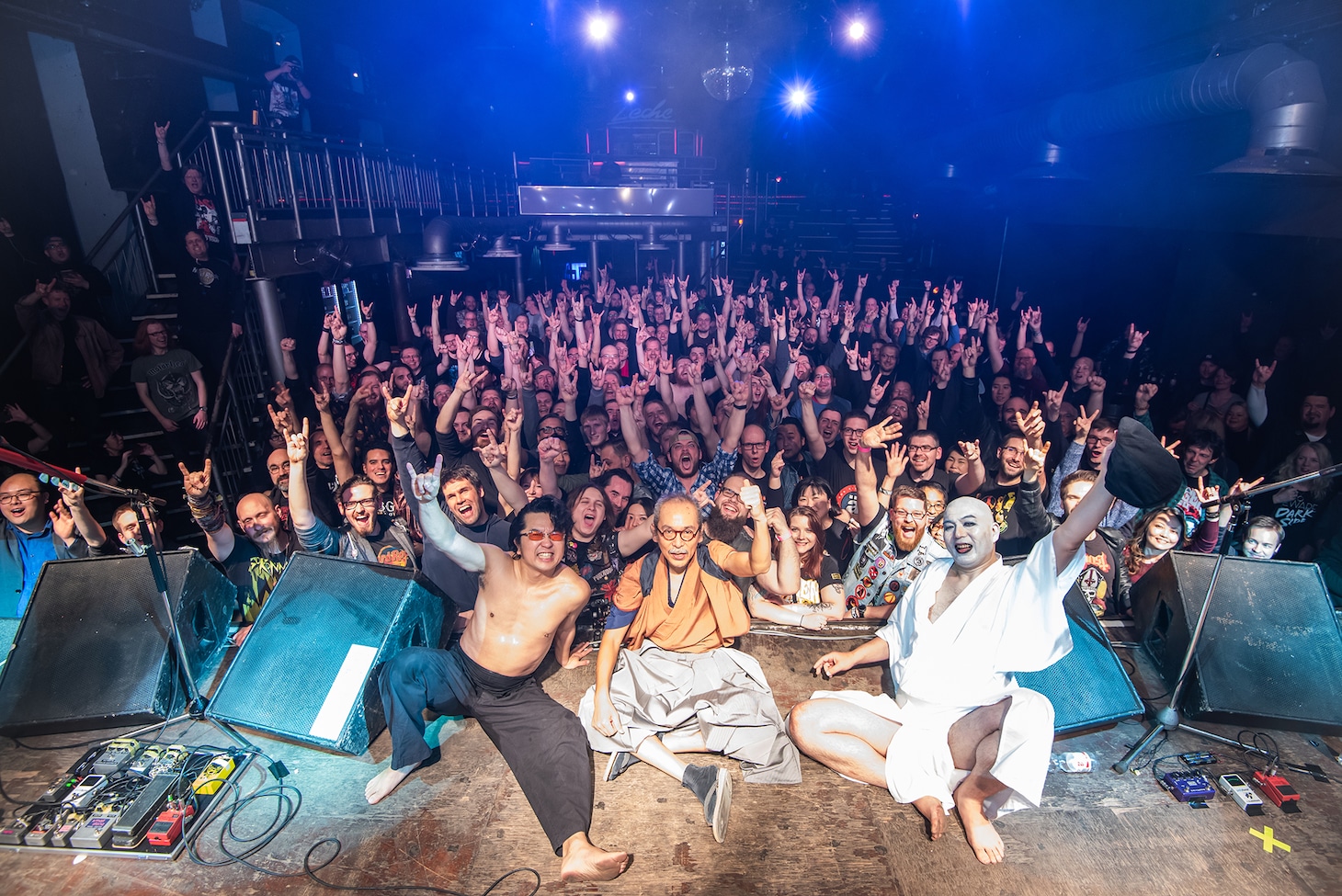 人間椅子「NINGEN ISU EU TOUR 2020」ドイツ ボーフム・Zeche Bochum公演より。（撮影：塩見徹）