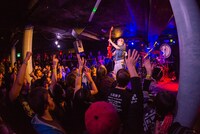 人間椅子のイギリス公演の様子。（撮影：塩見徹）