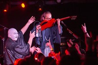 人間椅子「NINGEN ISU EU TOUR 2020」イギリス ロンドン・The Underworld Camden公演の様子。（撮影：塩見徹）