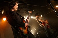 百々和宏とテープエコーズ（Photo by Chiyori）