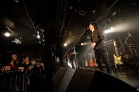 開演の挨拶をする有江嘉典。（Photo by Chiyori）