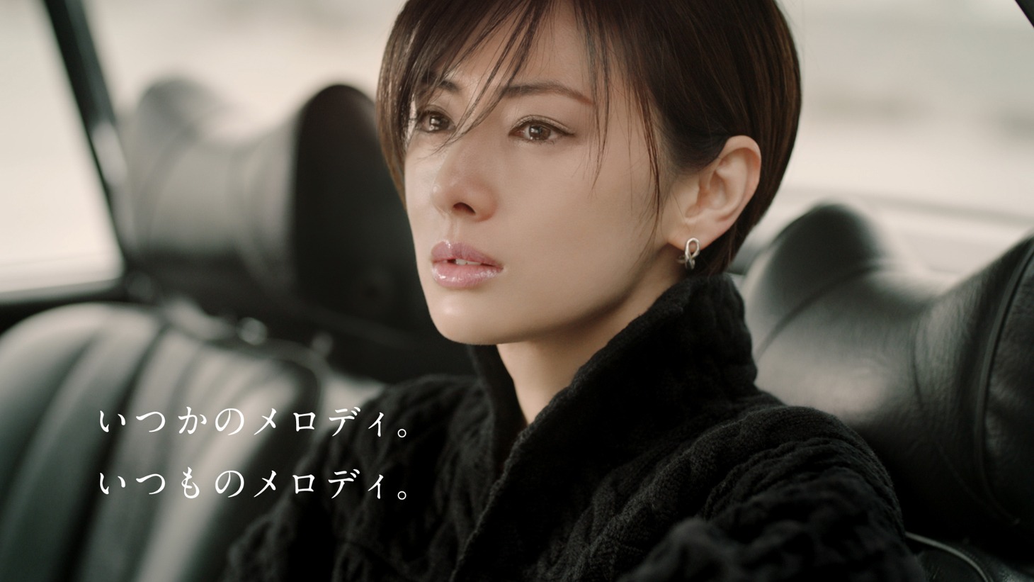 GLAY「REVIEW II ～BEST OF GLAY～」CM“HOWEVER ver.”のワンシーン。