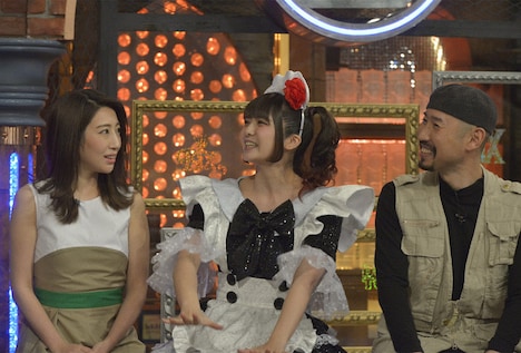左から木嶋真優、小鳩ミク、渡部陽一。(c)NTV