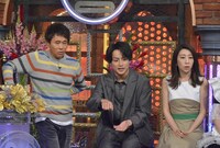 左から浜田雅功、白濱亜嵐、木嶋真優。(c)NTV