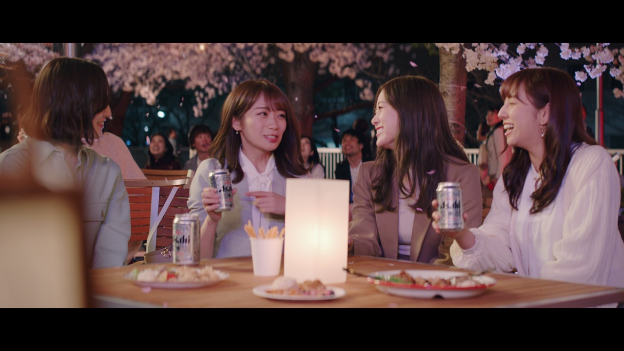 アサヒビール「アサヒスーパードライ」新テレビCM「春、旅立ち篇」のワンシーン。