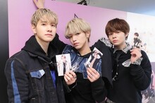 左から佐藤景瑚、大平祥生、鶴房汐恩。