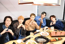 Gポーズを決める超特急。