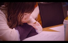 有安杏果「サクラトーン」ミュージックビデオより。