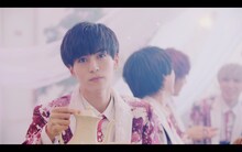 BUZZ-ER.「サクラエビデンス」ミュージックビデオの和シーン。