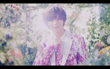 BUZZ-ER.「サクラエビデンス」ミュージックビデオの和シーン。