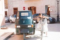 人気画像9位は「乃木坂46与田祐希、黒のランジェリー姿で『大人っぽさも見せたい』」より、与田祐希2nd写真集「無口な時間」通常版裏表紙。（撮影：菊地泰久）