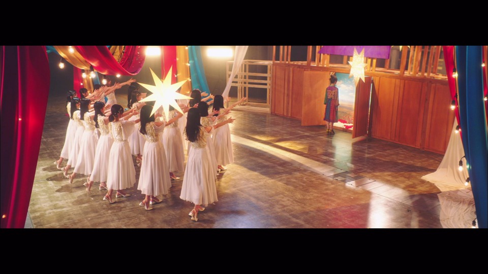 乃木坂46「しあわせの保護色」ミュージックビデオのワンシーン。