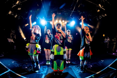「ゆるめるモ！サプライザーツアー」大阪公演より。（Photo by shinz）